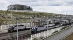 Bus kollidiert mit Zug am Eurotunnel in Frankreich: 19 Verletzte