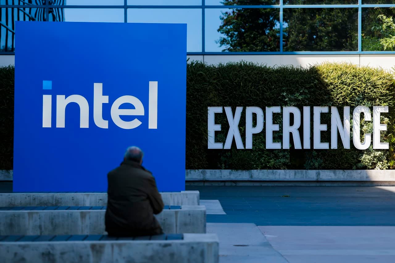 Chute des actions d'Intel suite aux commentaires de Musk sur les discussions avec TSMC pour Terafab