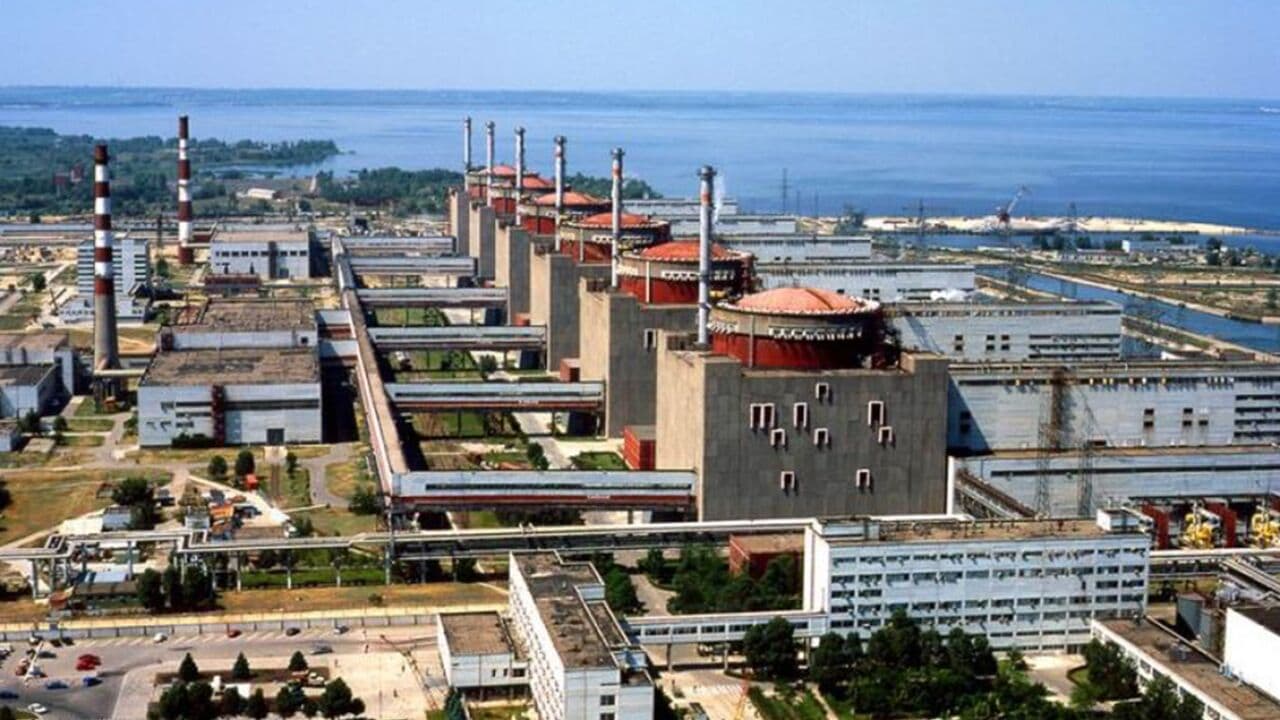 Autoridades rusas reportan un muerto tras ataque con drones ucranianos cerca de la central nuclear de Zaporiyia