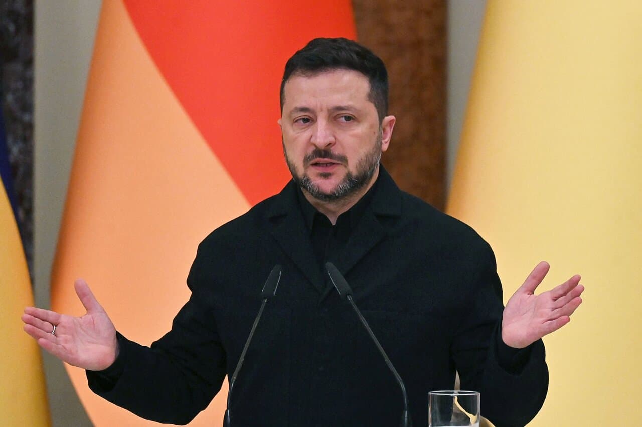 زلينسكي يربط تقلبات الأسواق العالمية بصراع الشرق الأوسط وإغلاق مضيق هرمز