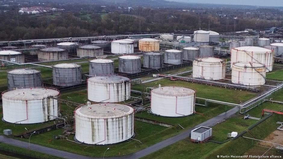 El G7 exige la liberación de 100 millones de barriles de petróleo ante las tensiones regionales