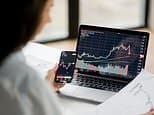 المستثمرون يتبنون استراتيجيات دفاعية لمواجهة تقلبات الأسواق العالمية