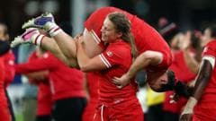 Figure caption, Late Canada fightback ends Red Roses' unbeaten streak