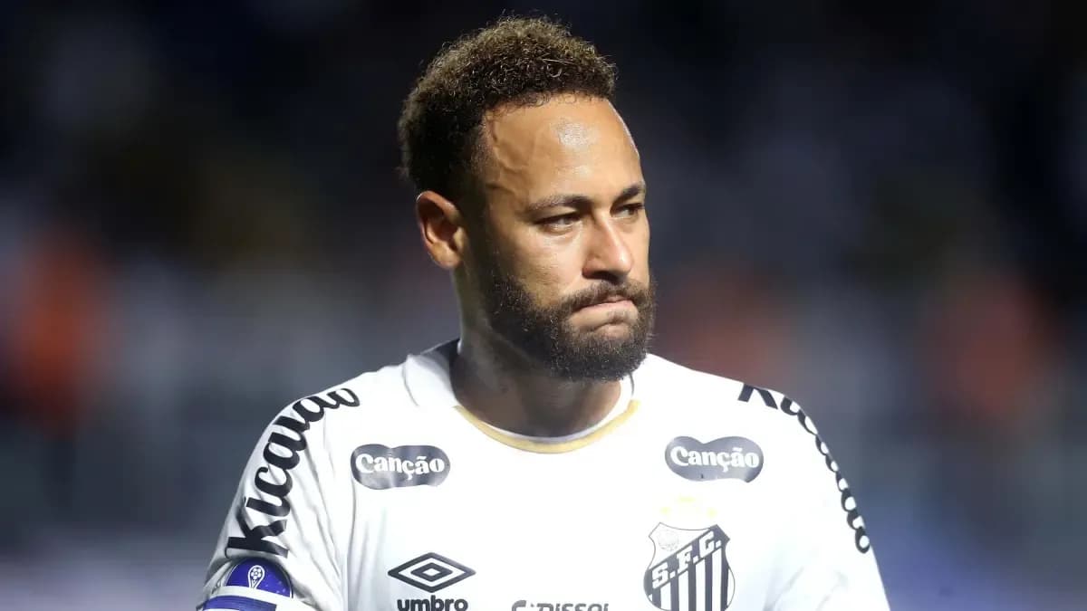 Neymar, expulsado por taparse la boca mientras se dirigía a un rivalEFE