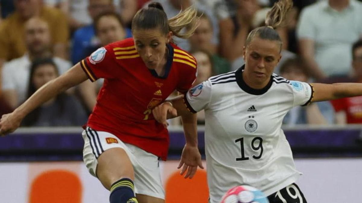 Klara Bühl, cible du Barça, sort du silence : "Je peux tout imaginer"