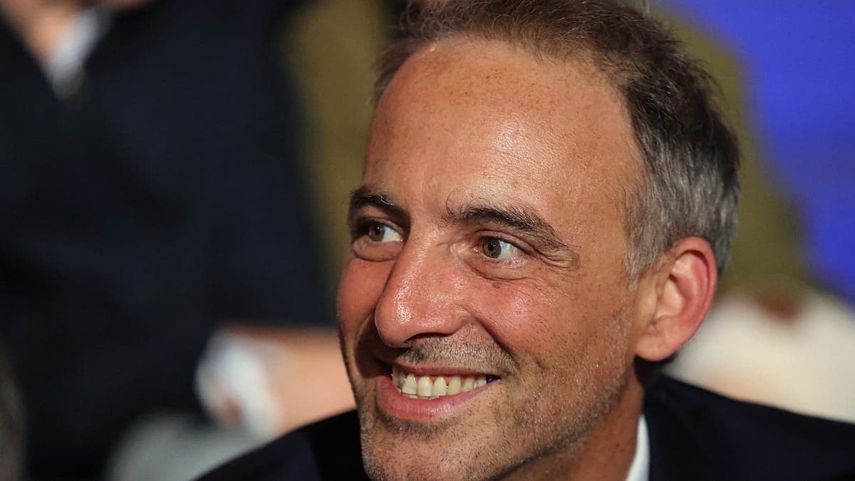 Raphaël Glucksmann remporte une victoire décisive à la primaire social-démocrate française