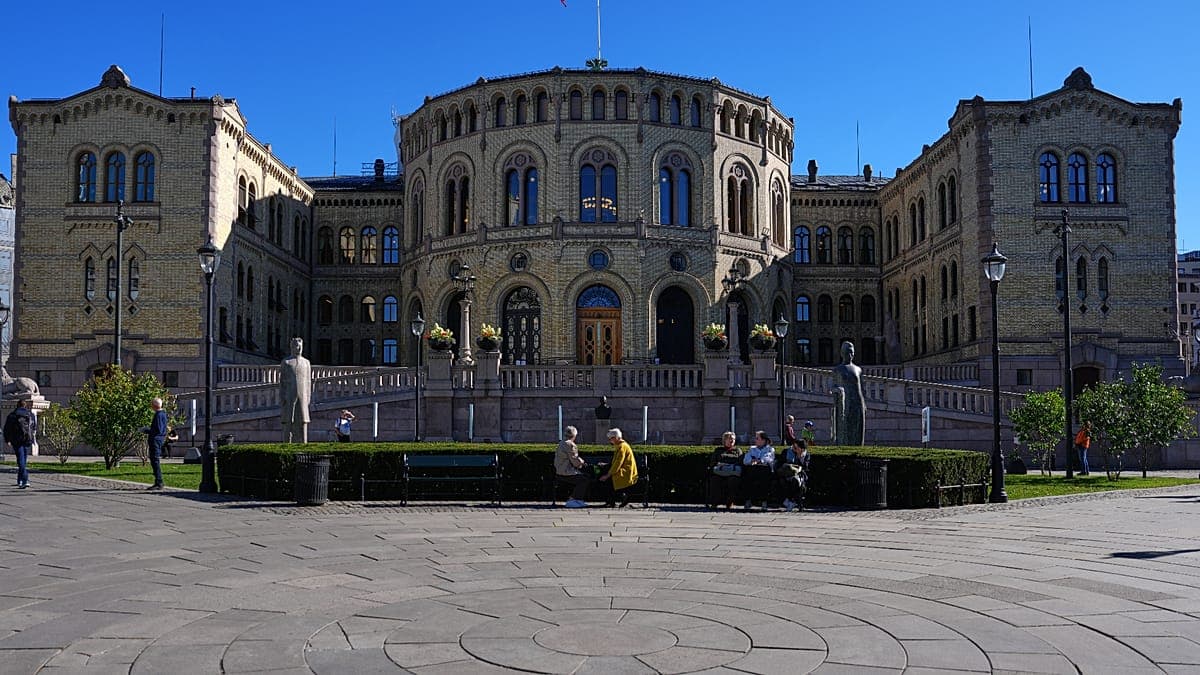 Noruega ampliará la prohibición de redes sociales a los videojuegos para menores de 16 años