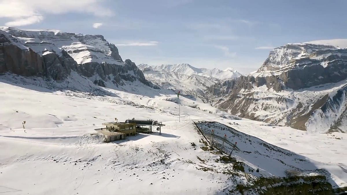 Azerbaycan, Kafkasya'daki kayak merkezlerini modernize ederek kış turizmini büyütüyor