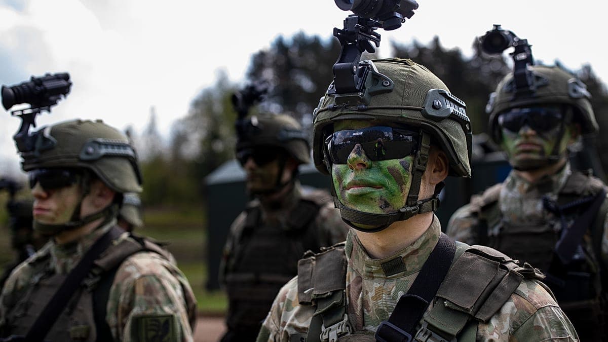 EU reopens defense loan program to address Ukraine's €70 billion budget gap