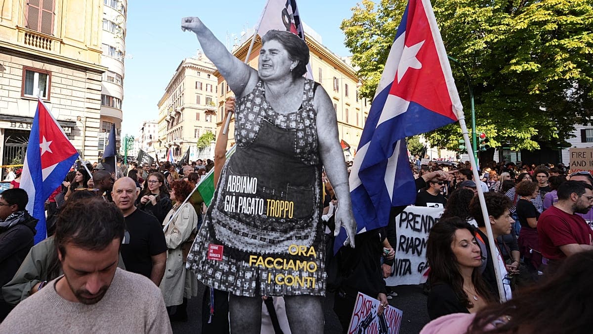 Proteste in Rom gegen Lebenshaltungskosten und Verteidigungsausgaben