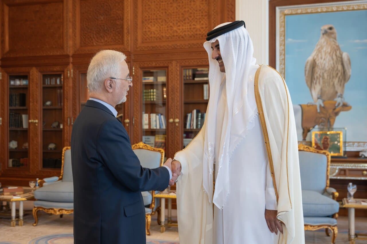 وزير الداخلية الإيراني يلتقي أمير قطر لبحث العلاقات الثنائية والأمن الإقليمي