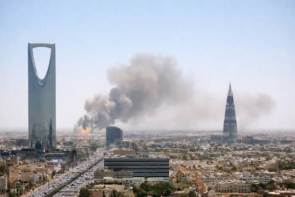 سماع دوي انفجارات في الرياض تزامناً مع إسقاط طائرة مسيرة سعودية فوق اليمن
