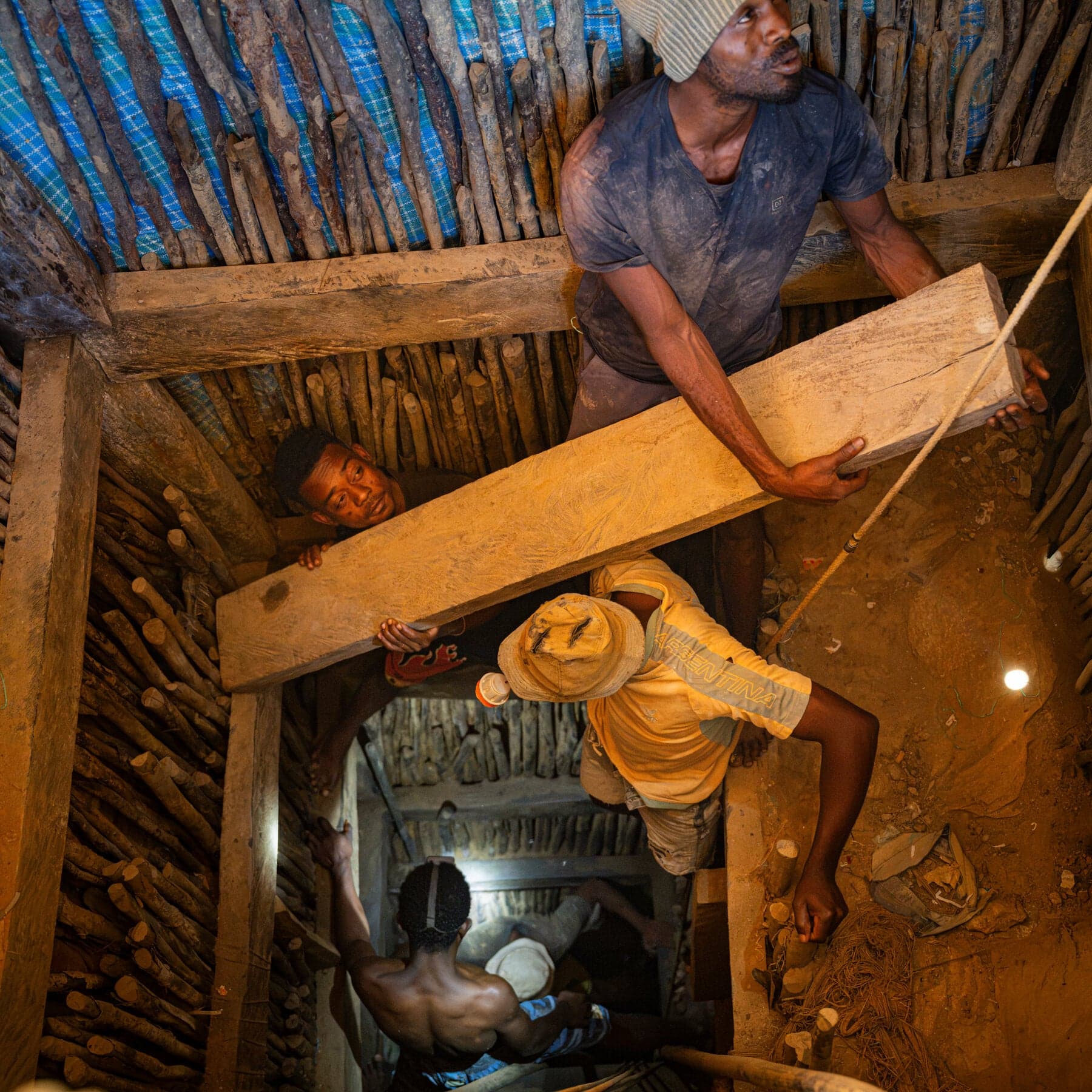 Global gold trade struggles to distinguish between legal and illicit supply chains