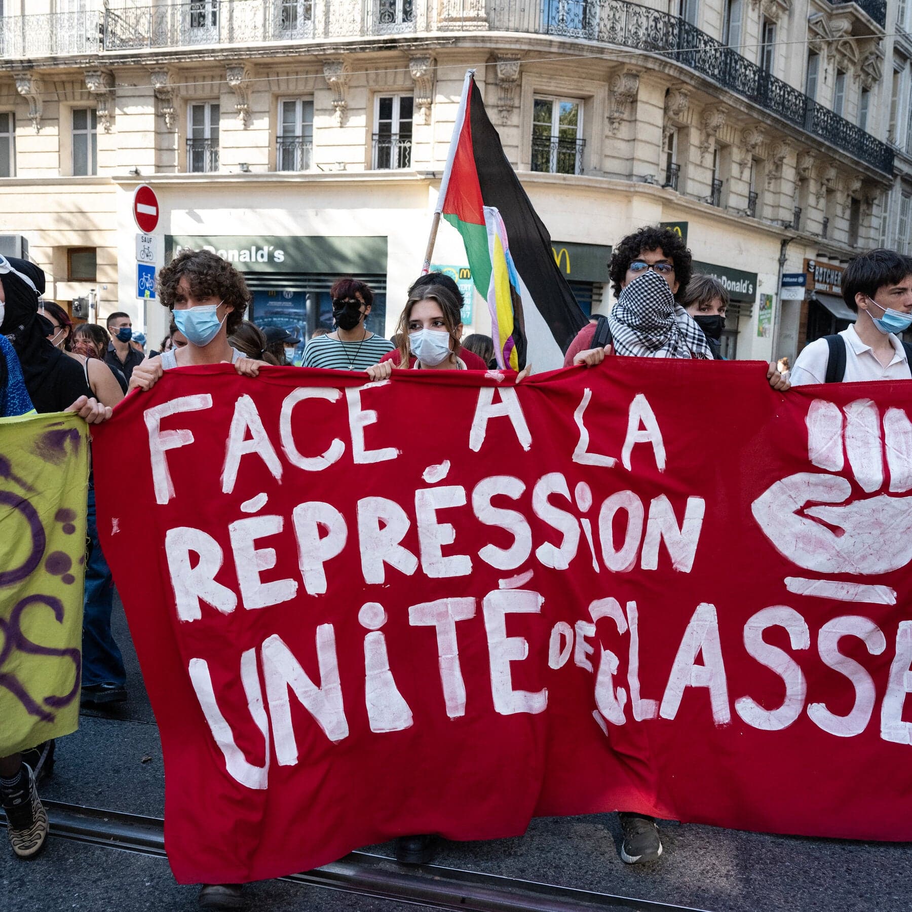 Frankreich vor landesweiten Streiks: Schülerproteste eskalieren