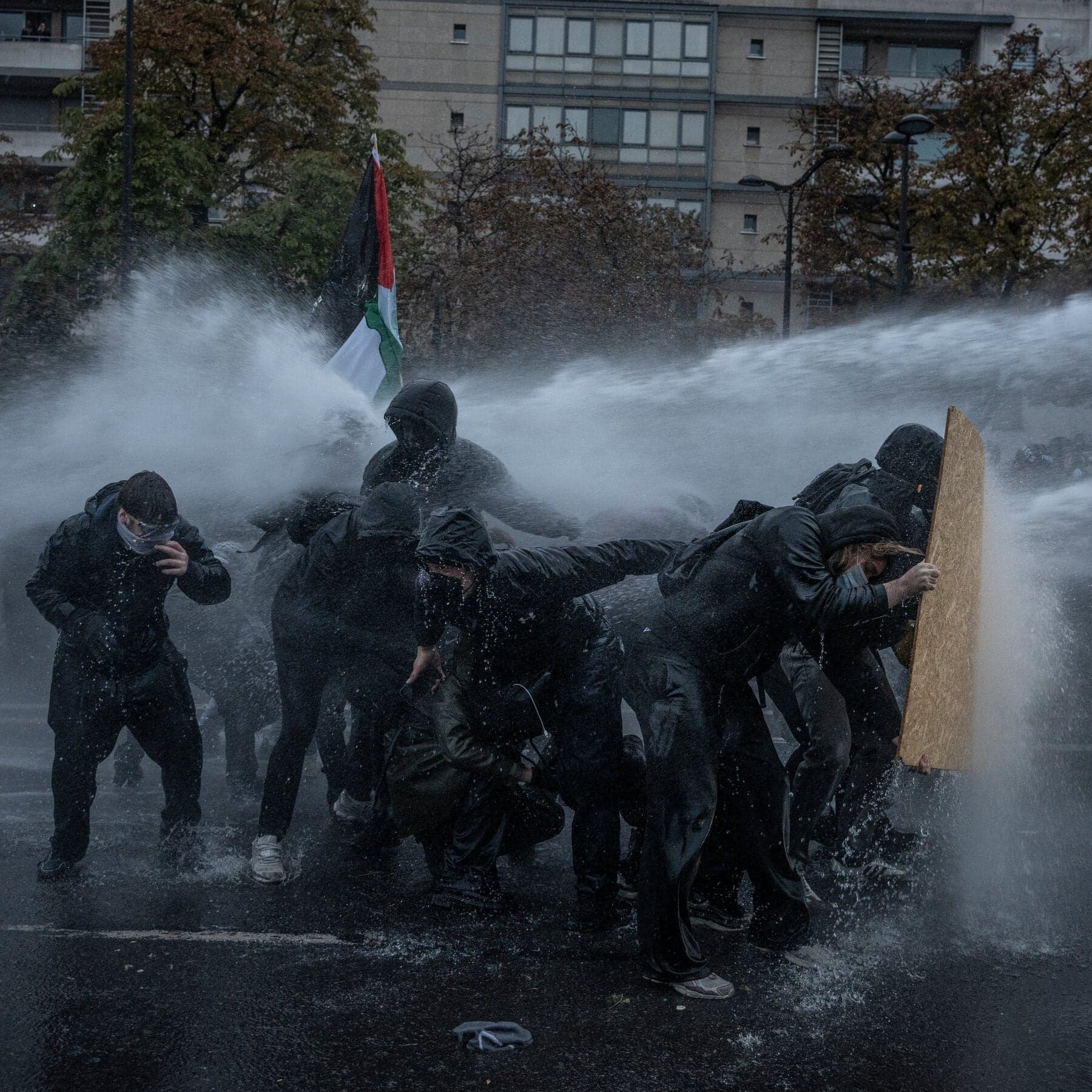 Fransa'da protestoların ardından gerilim sürüyor