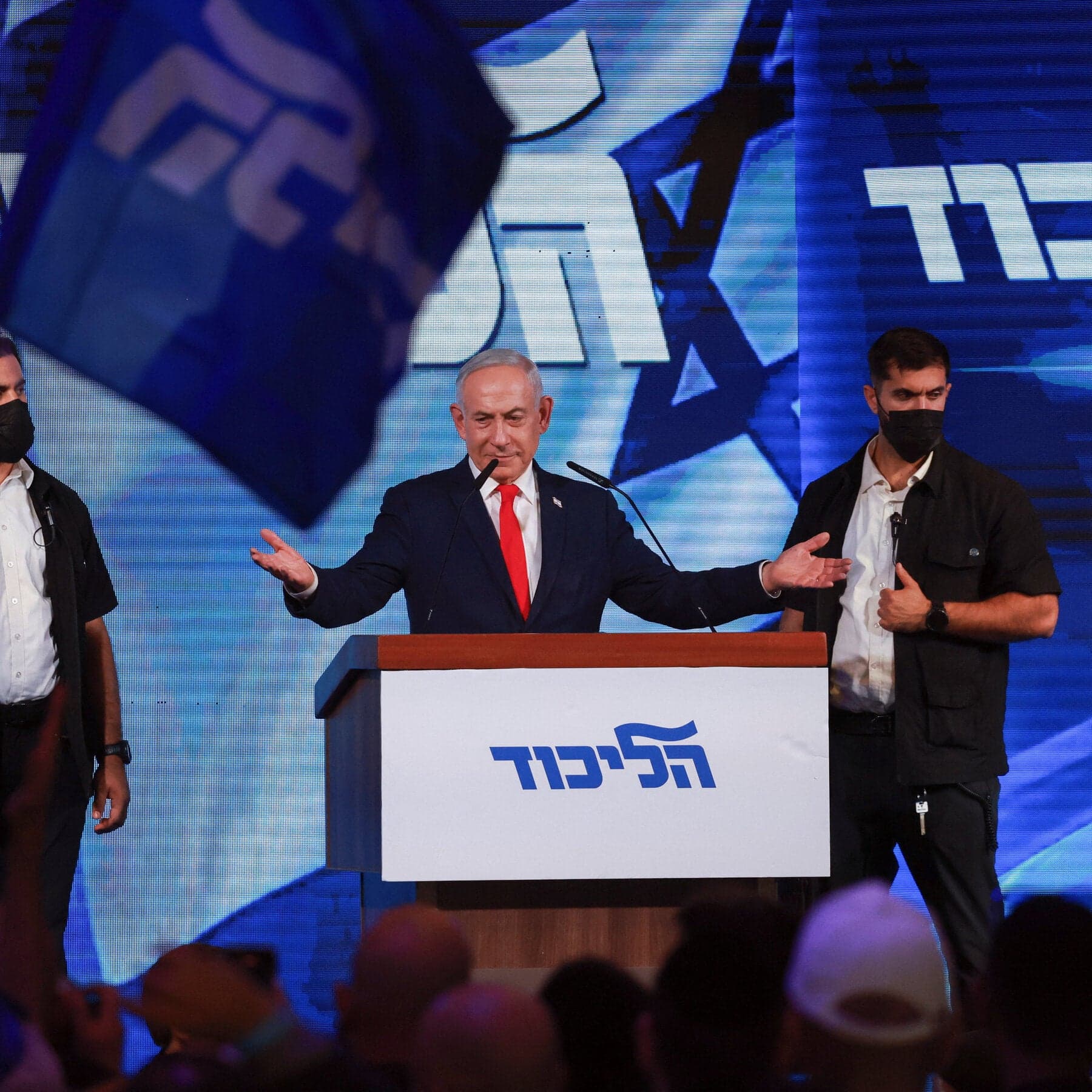 Netanyahu güvenlik endişelerini kullanarak seçimde öne geçti